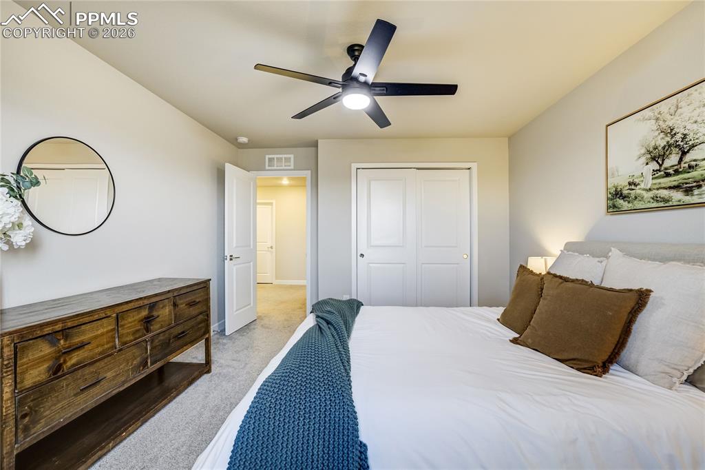 Image 20 of 45: Bedroom