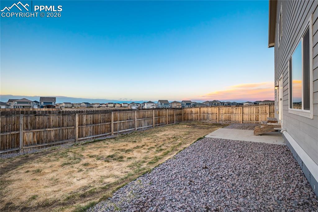 Image 33 of 45: Yard