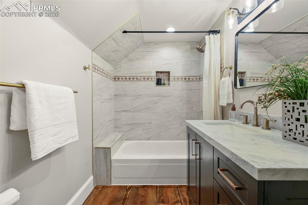 Image 24 of 50: Newly Renovated second bath