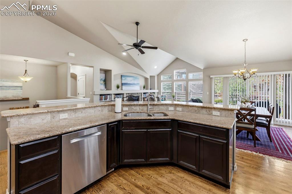 Image 10 of 41: Kitchen