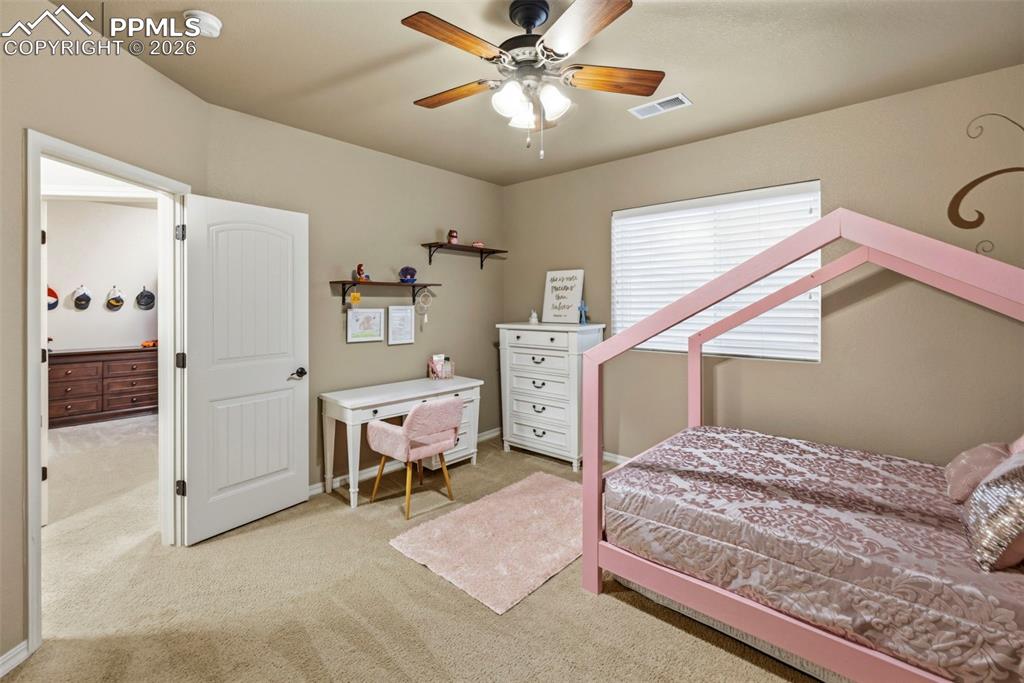 Image 24 of 41: Bedroom