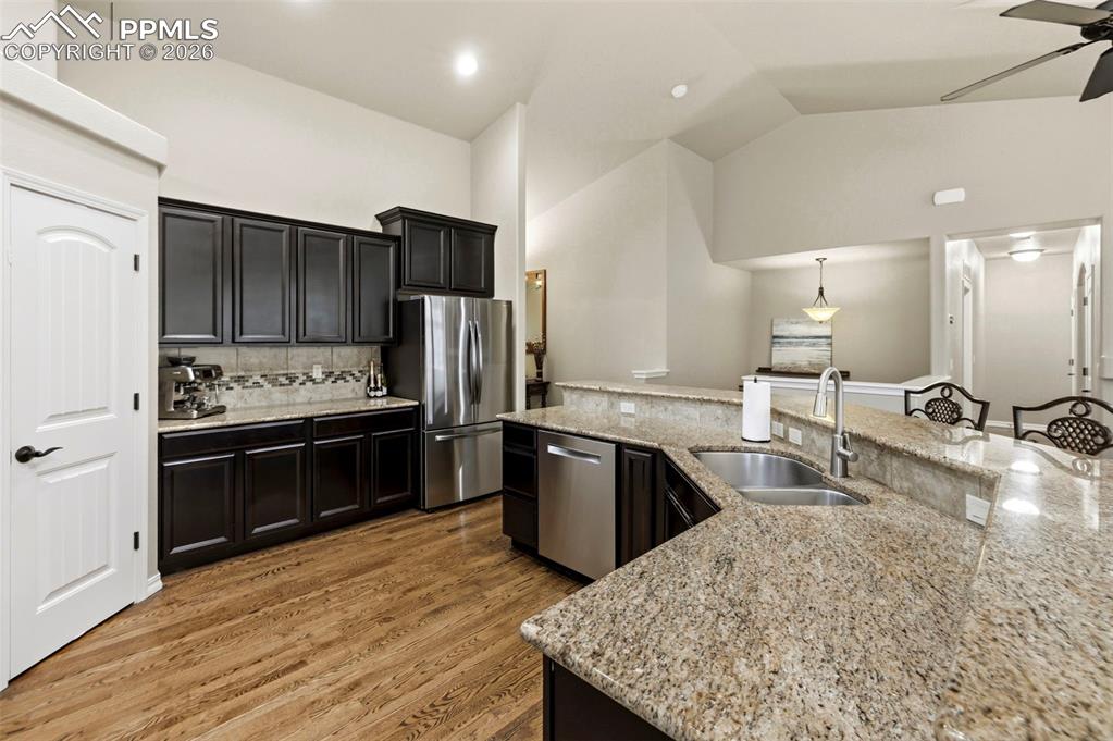 Image 9 of 41: Kitchen