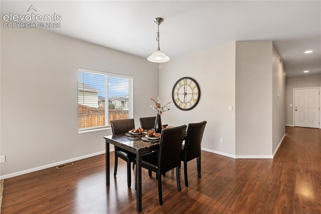 Image 16 of 46: Easy maintenance laminate flooring