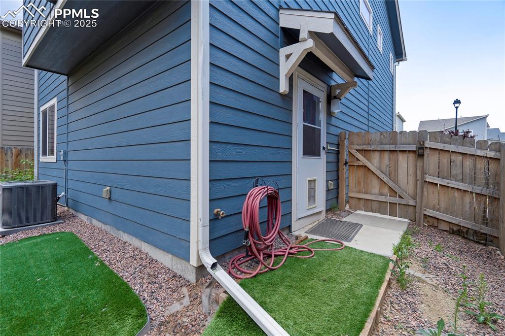 Image 28 of 36: Side of Structure