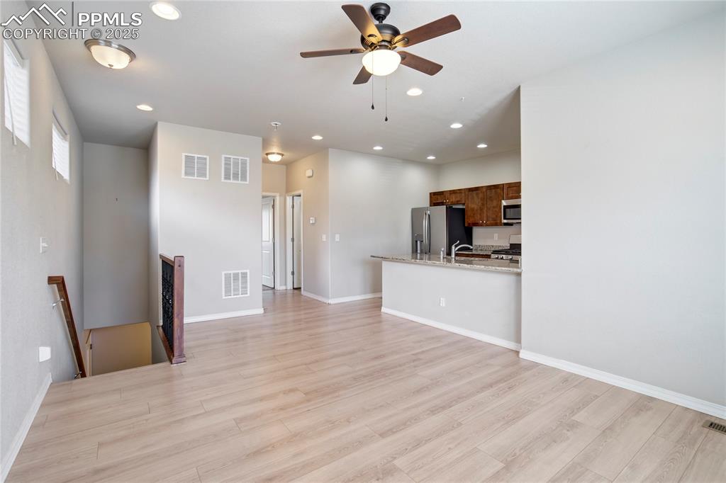 Image 30 of 36: Living Room