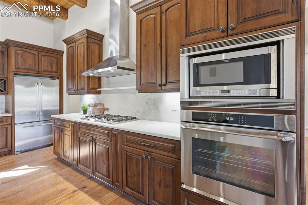 Image 28 of 50: Kitchen