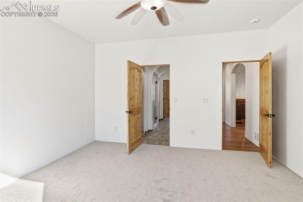 Image 37 of 50: Bedroom