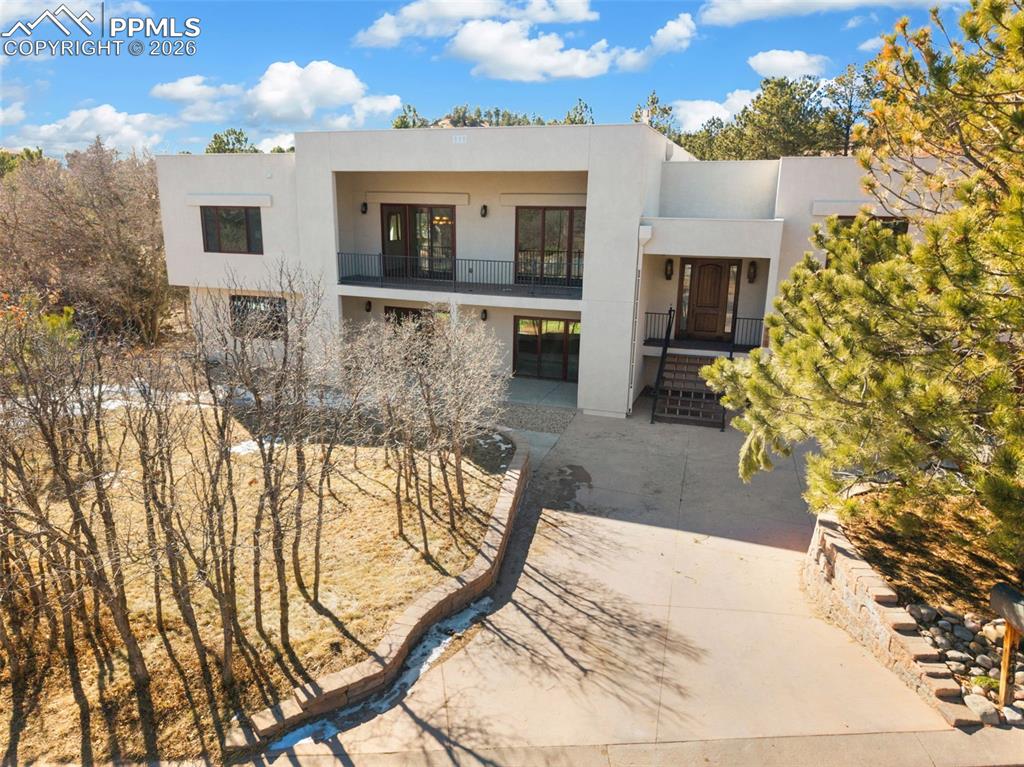 Image 7 of 50: Front of Structure