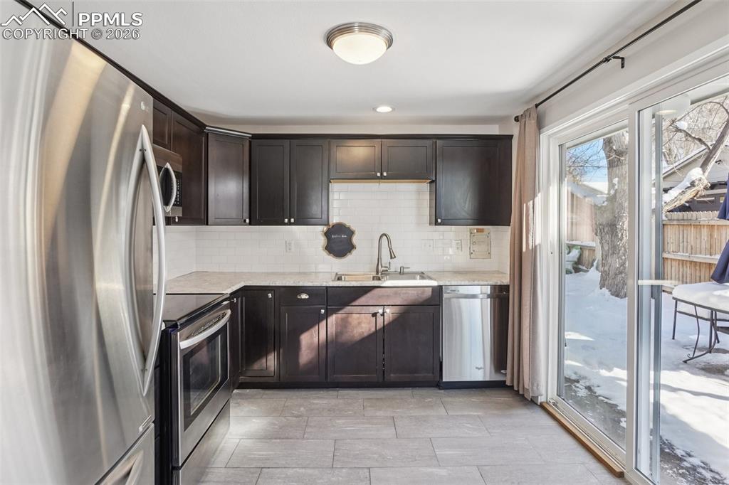 Image 12 of 26: Kitchen