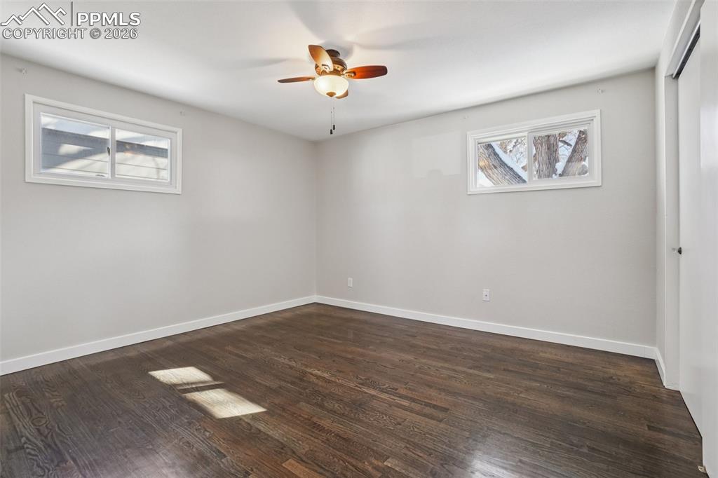 Image 15 of 26: Kitchen