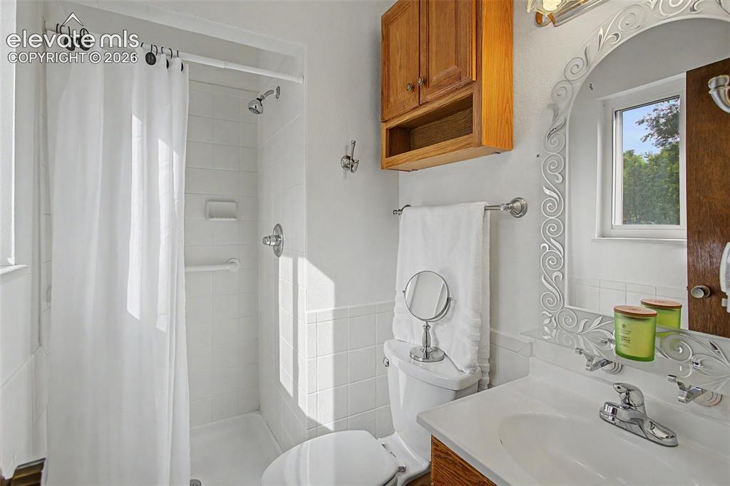 Image 9 of 15: Master Bathroom