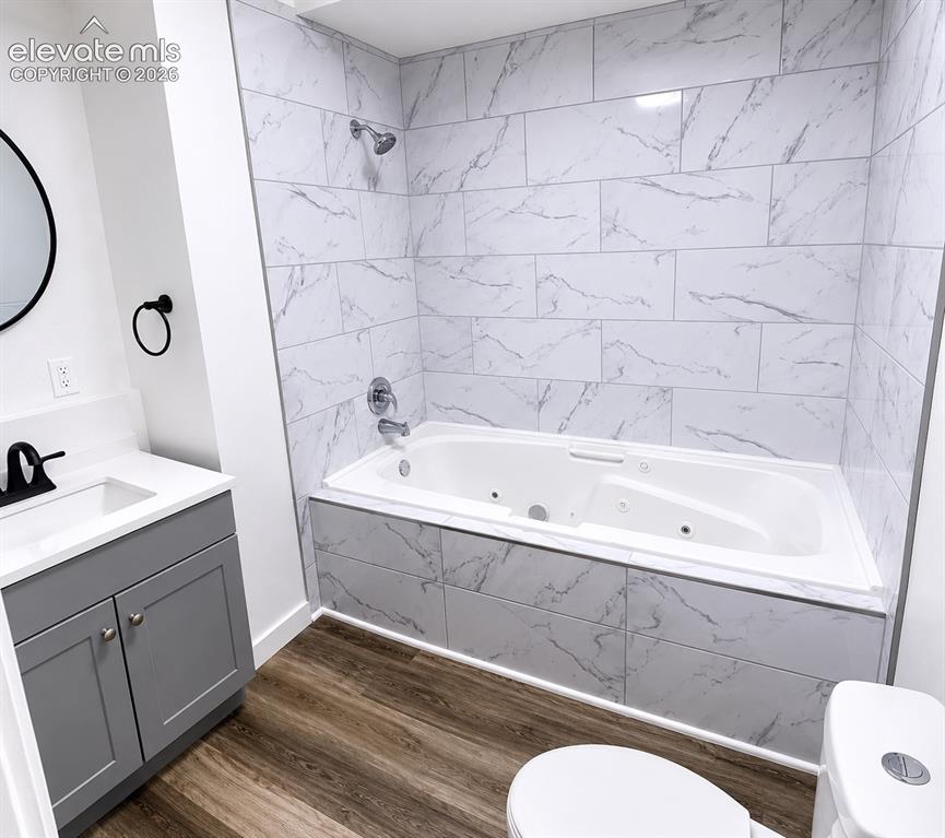 Image 5 of 15: Bathroom