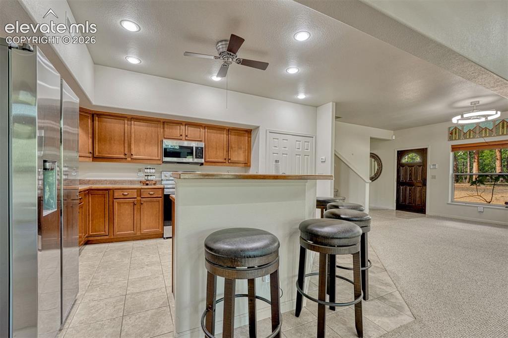 Image 13 of 41: Kitchen