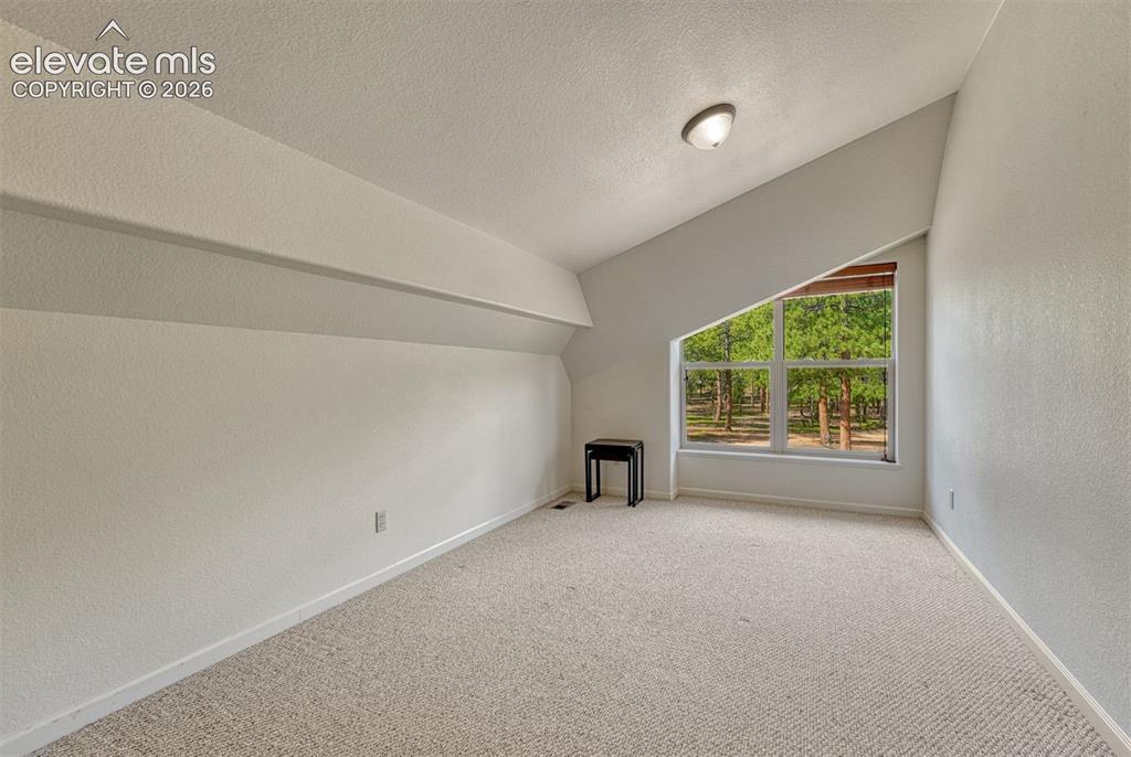 Image 18 of 41: Bonus Room