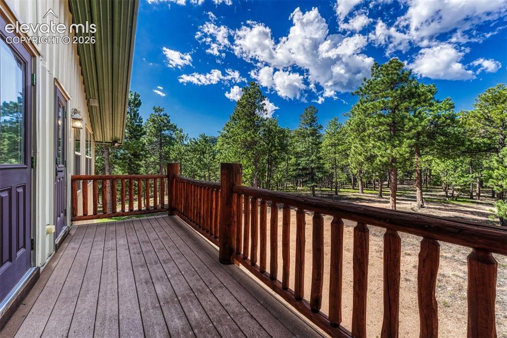 Image 25 of 41: Deck