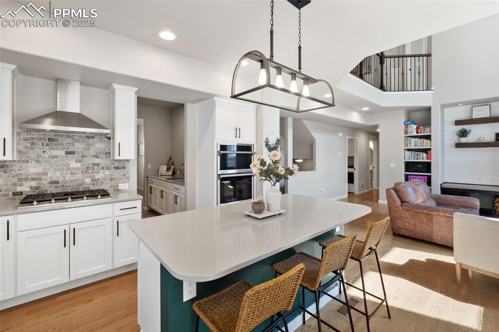 Image 10 of 48: Kitchen