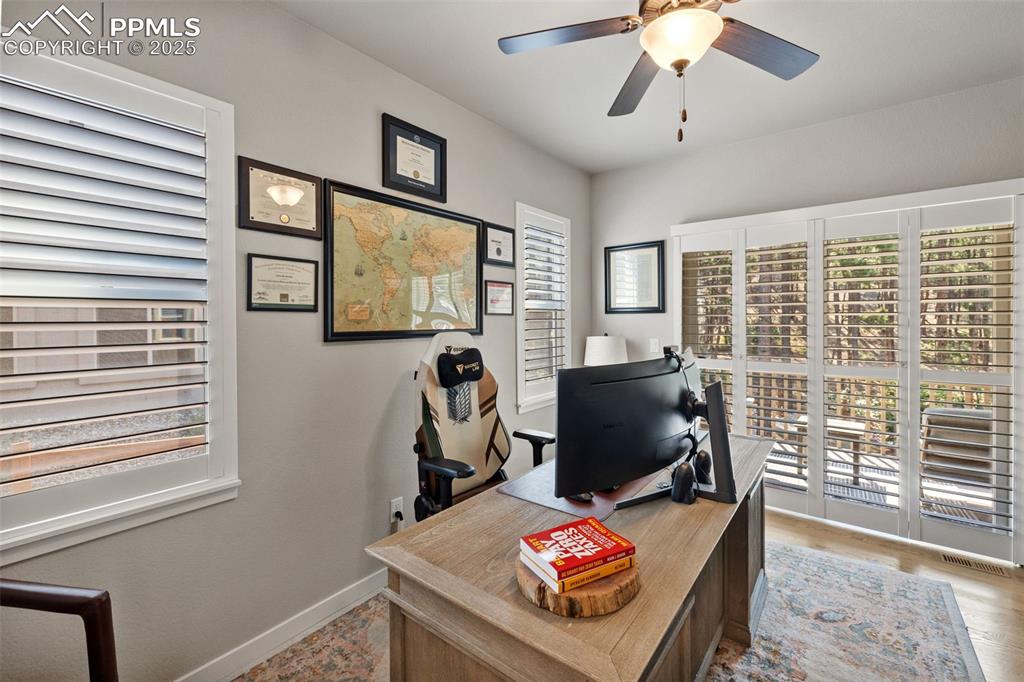 Image 17 of 48: Office