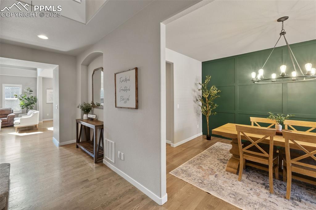 Image 4 of 48: Dining Area