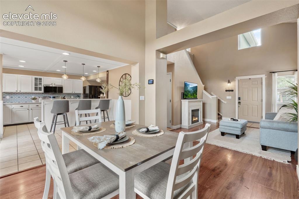 Image 10 of 48: Dining Area