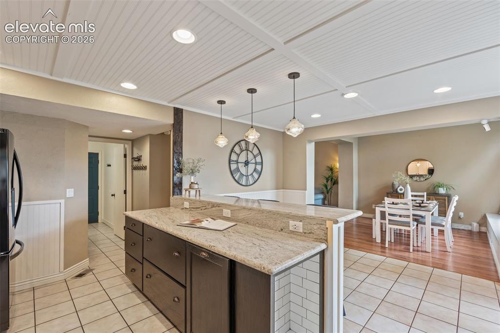 Image 16 of 48: Kitchen