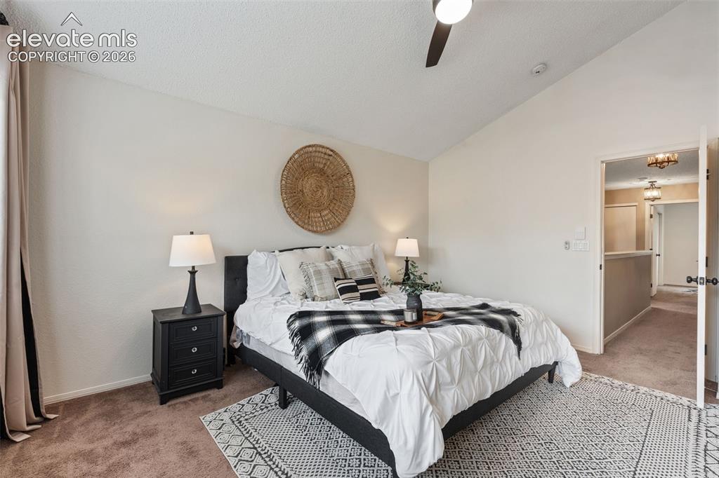 Image 19 of 48: Bedroom