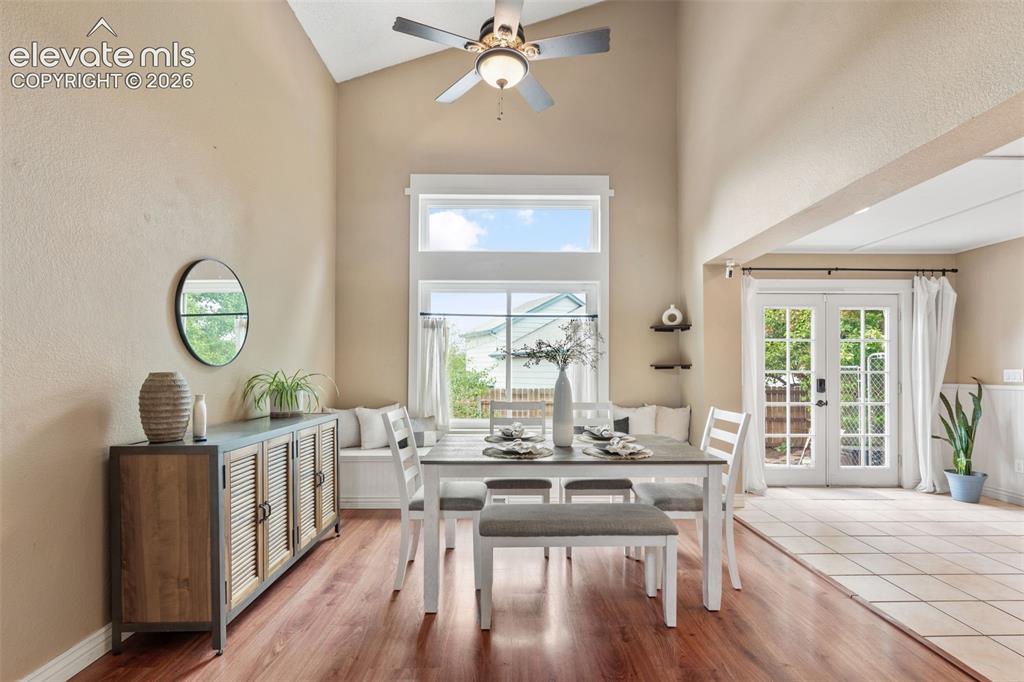 Image 8 of 48: Dining Area