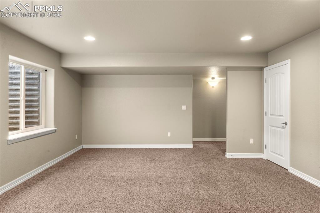 Image 26 of 40: Family Room