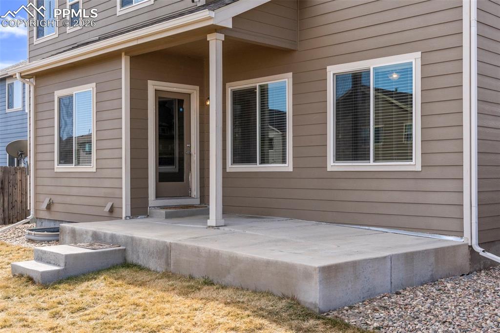 Image 33 of 40: Patio