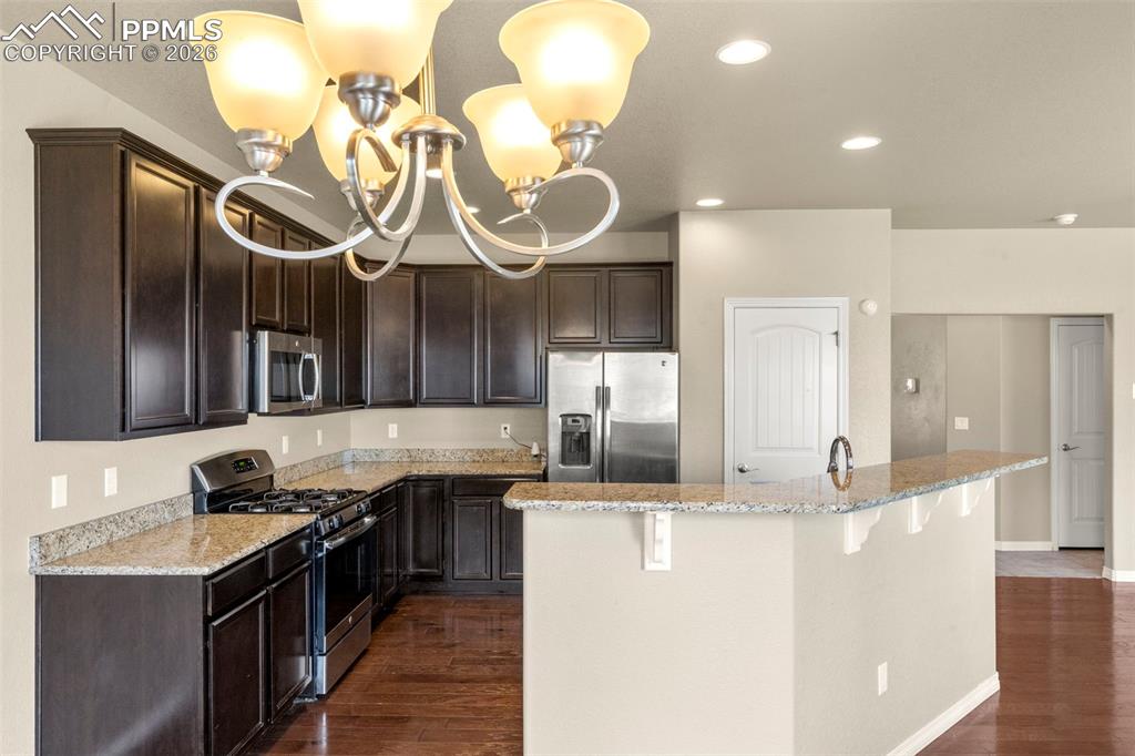 Image 8 of 40: Kitchen