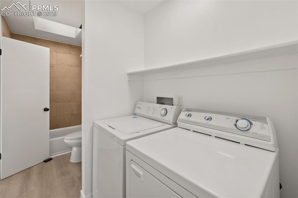 Image 15 of 32: Laundry