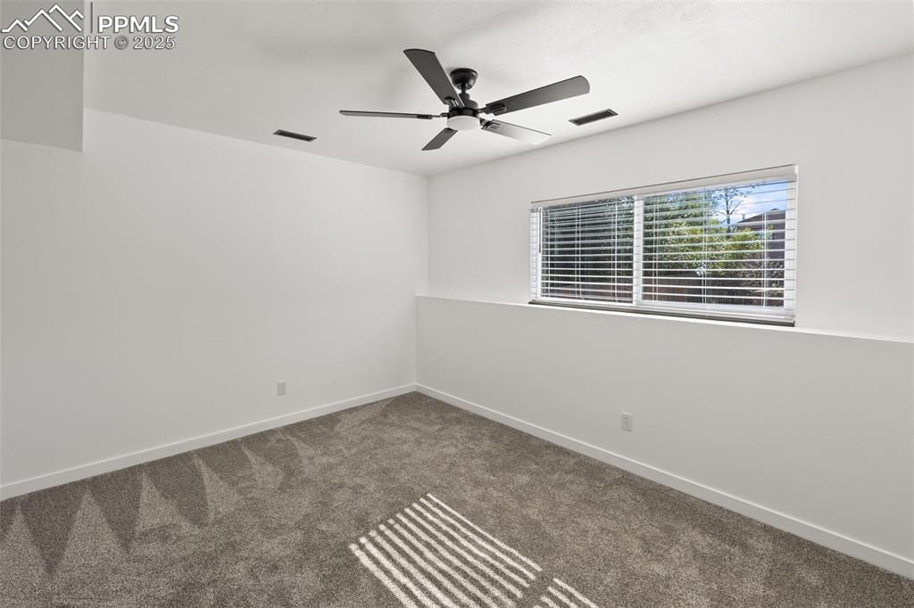 Image 18 of 32: Bedroom 3