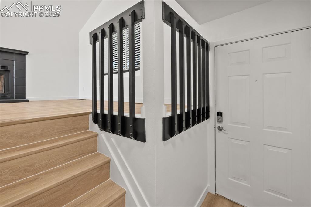 Image 2 of 32: Entry