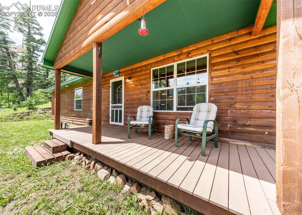 Image 13 of 50: Deck