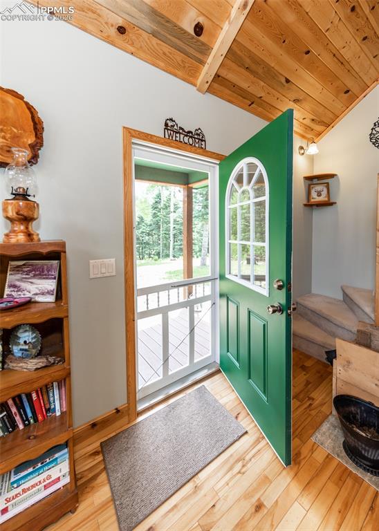 Image 14 of 50: Entry