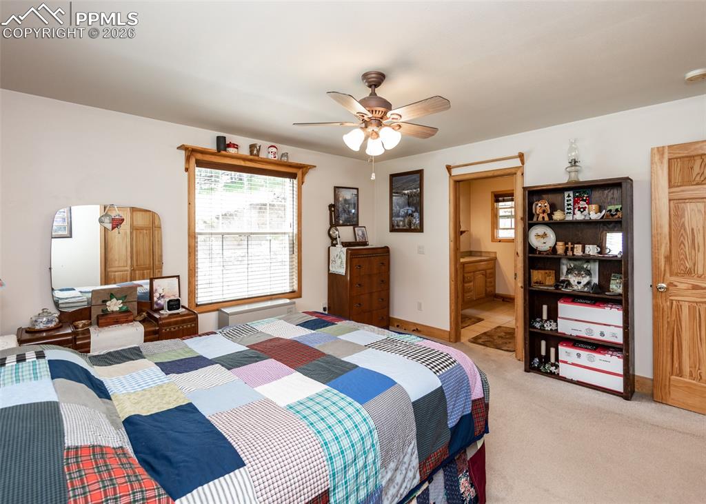 Image 40 of 50: Bedroom