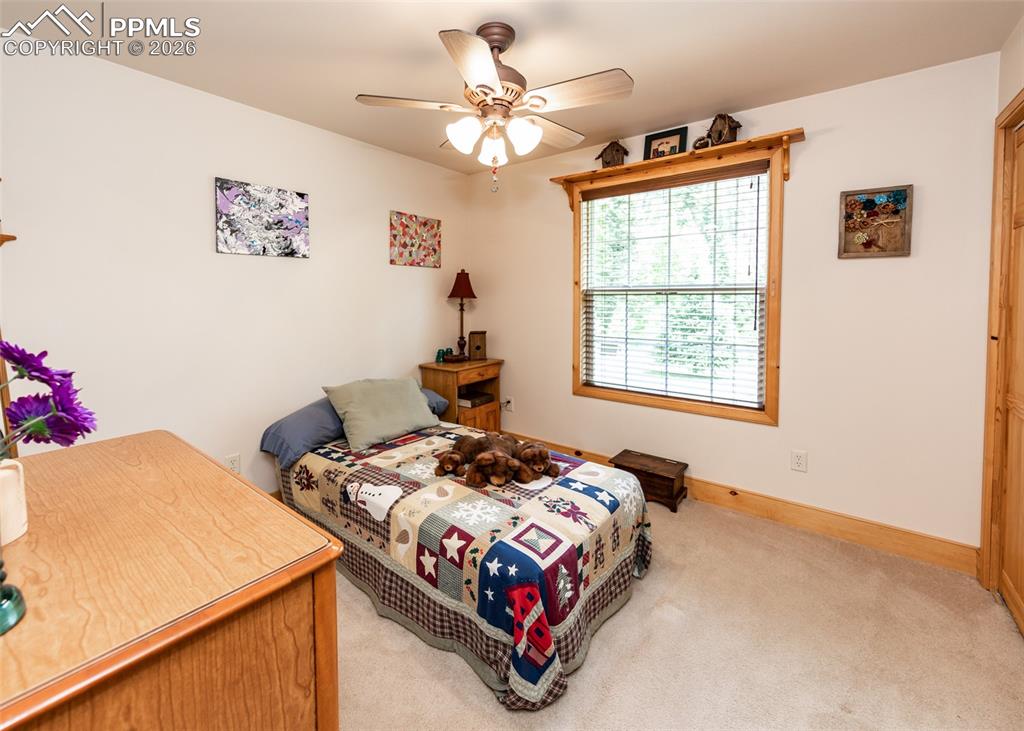 Image 42 of 50: Bedroom