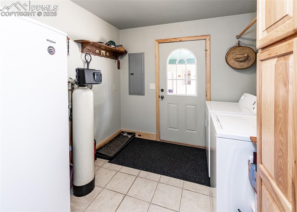 Image 44 of 50: Laundry