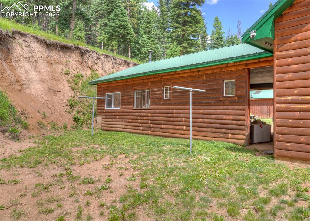 Image 9 of 50: Side of Structure