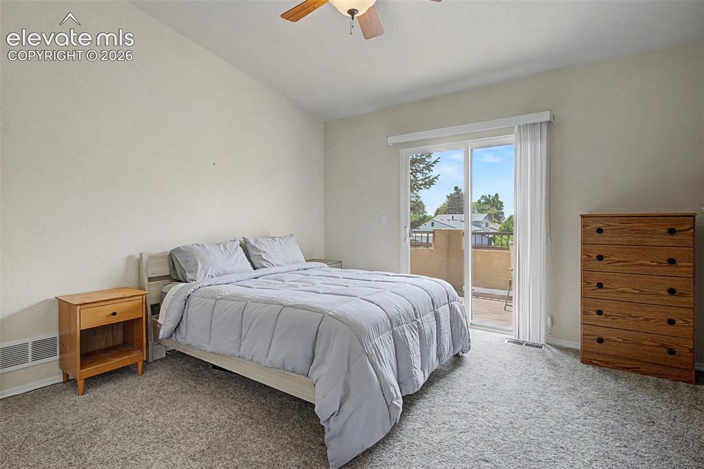 Image 12 of 32: Bedroom