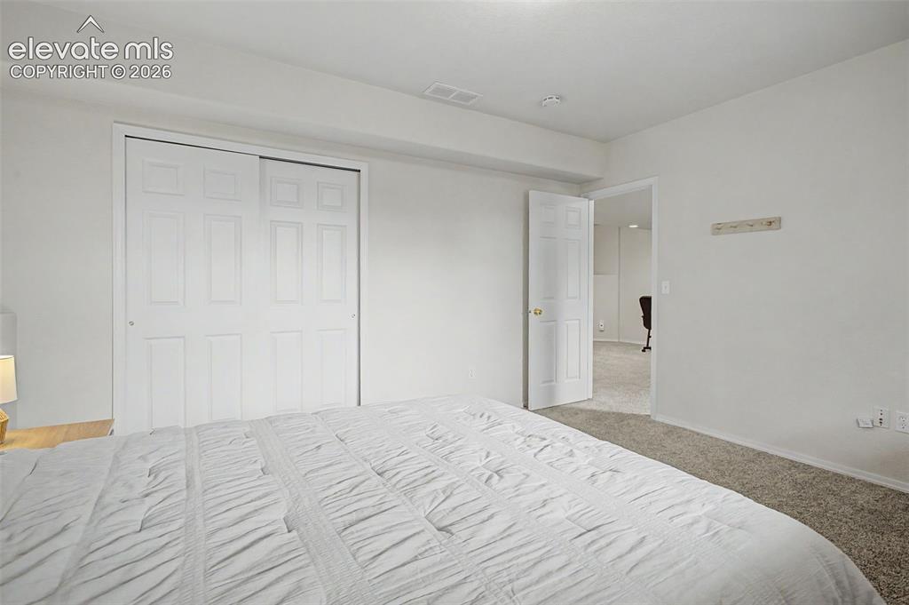 Image 20 of 32: Bedroom