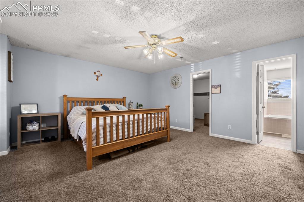 Image 11 of 30: Bedroom