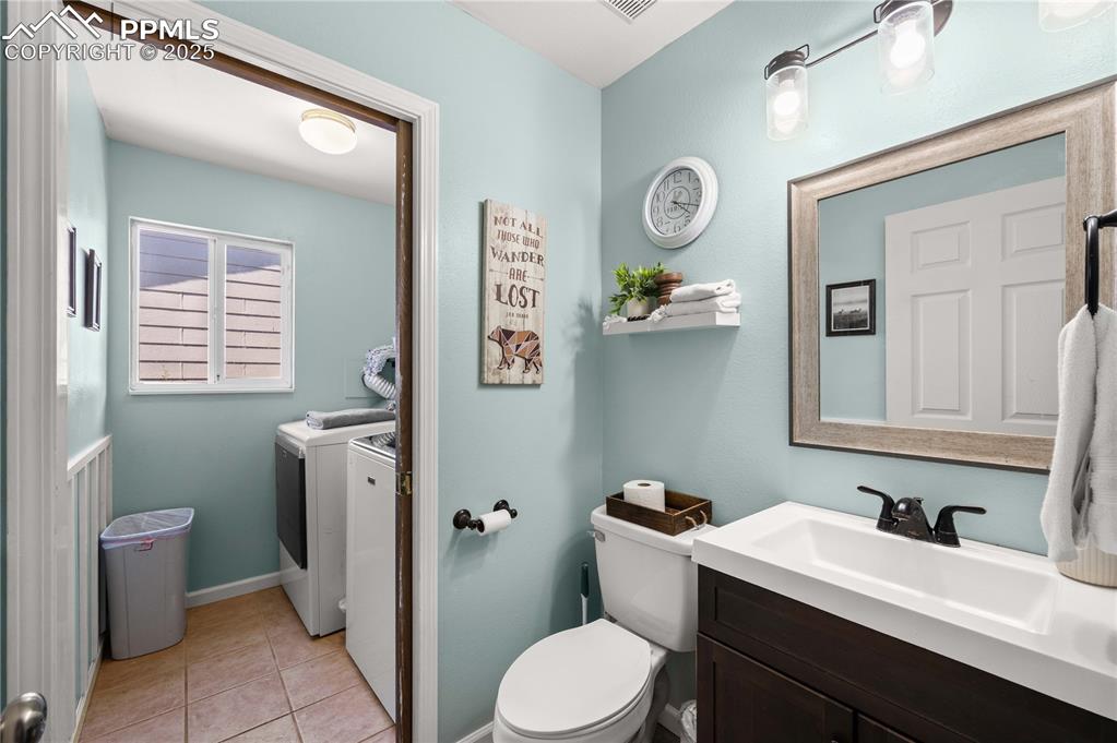 Image 20 of 30: Bathroom
