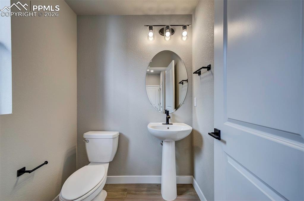 Image 10 of 32: **Pictures are from a previously completed home, not from listed home