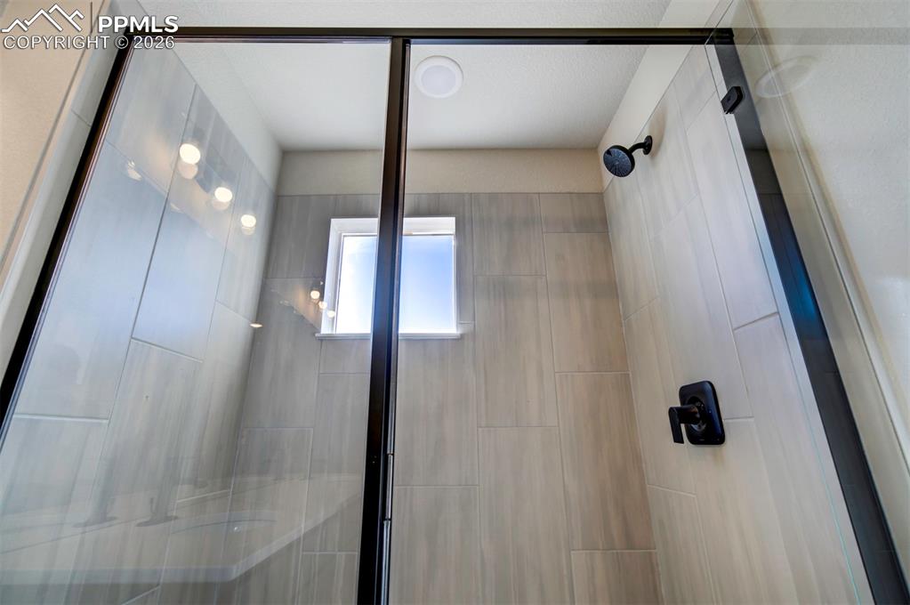 Image 19 of 32: **Pictures are from a previously completed home, not from listed home