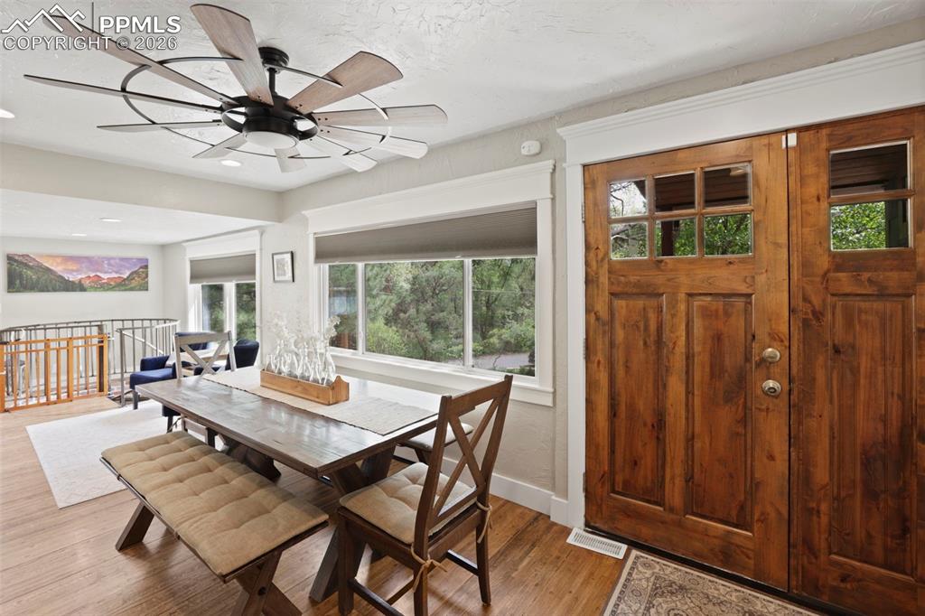 Image 3 of 49: Dining Area