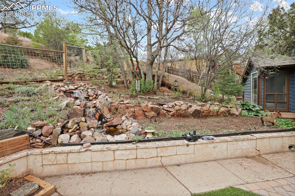 Image 36 of 49: Yard