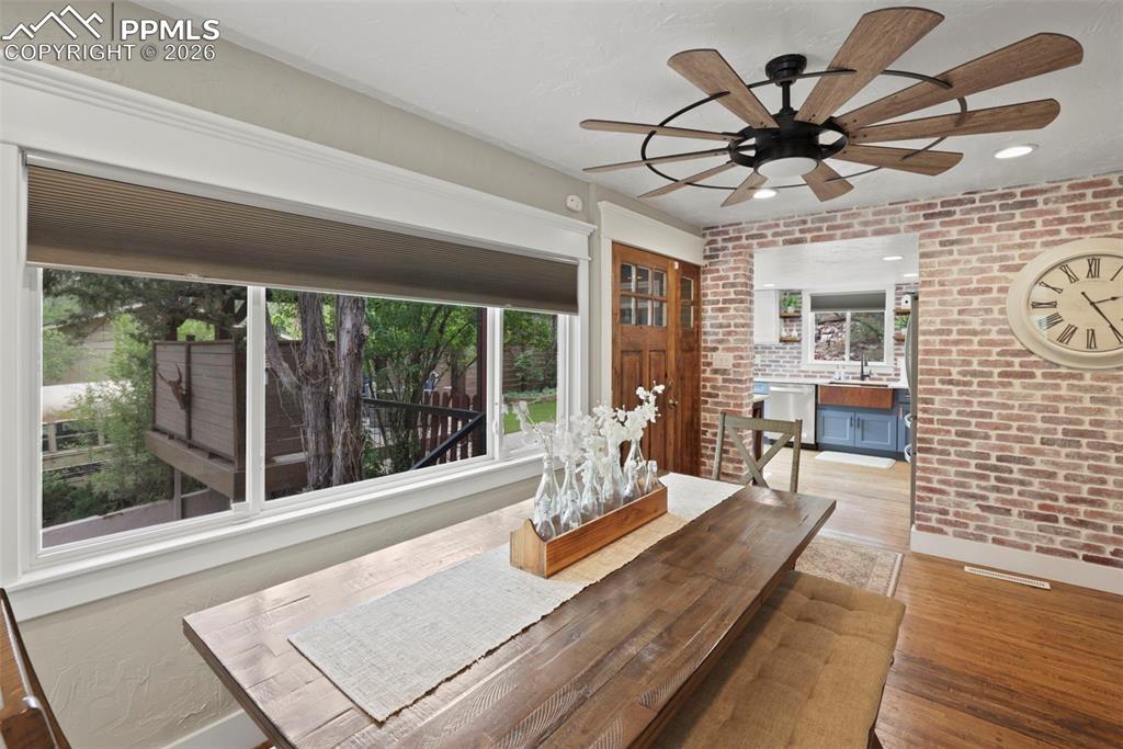 Image 6 of 49: Dining Area