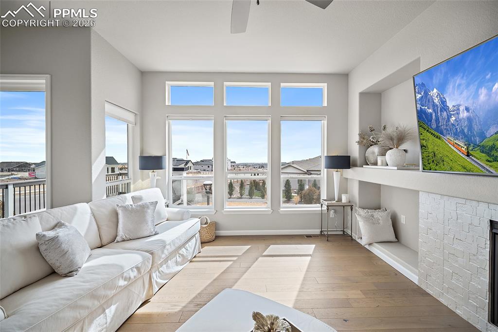 Image 15 of 50: Living Room