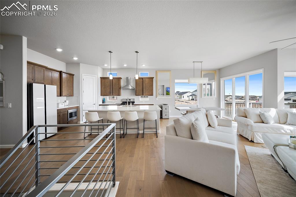 Image 20 of 50: Living Room