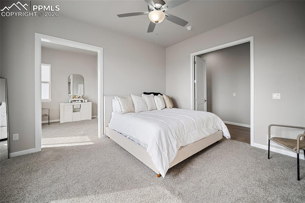 Image 23 of 50: Bedroom